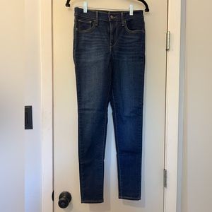 Levi’s 720 Super Skinny Jean high rise size 28
